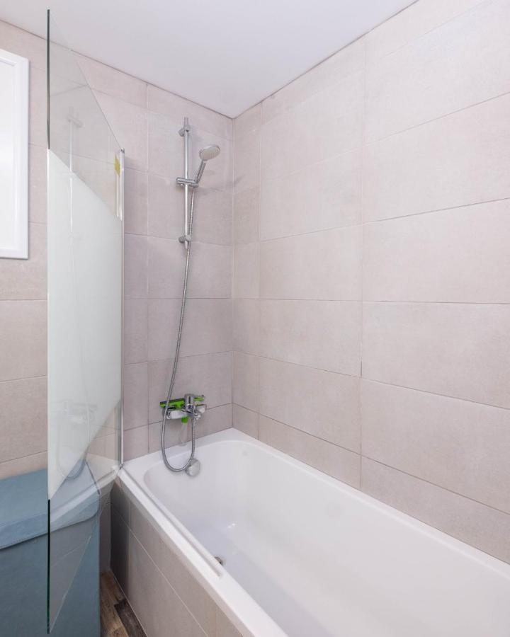 Happy Stay Apartment - Halefka Court Larnaca Exterior photo
